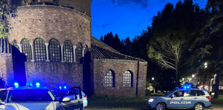 Controlli straordinari in zona stazione: due provvedimenti di allontanamento