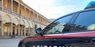 Inseguimento a piedi nudi nel centro di Faenza: arrestato latitante per droga