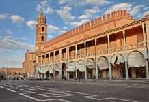 Urban Sketchers di Faenza, dalla Romagna al mondo: l’intervista a Laura Zavalloni