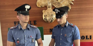 Gira in centro armato di coltello: bloccato e denunciato dai Carabinieri